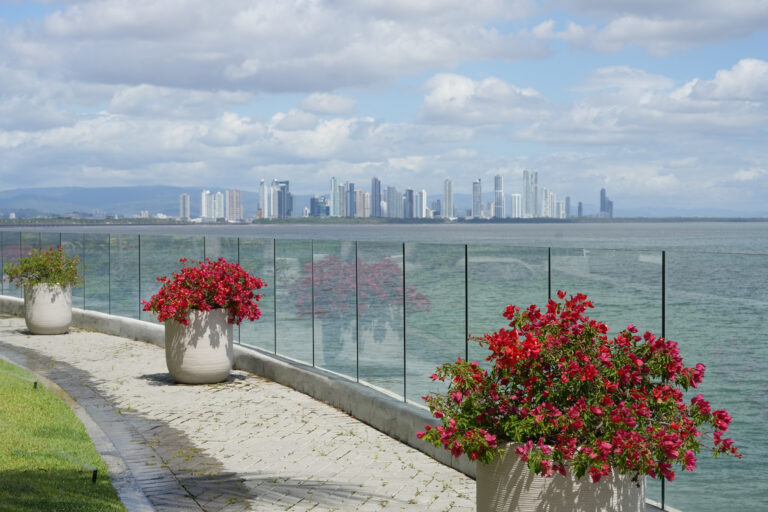 Why Invest in Panama Now